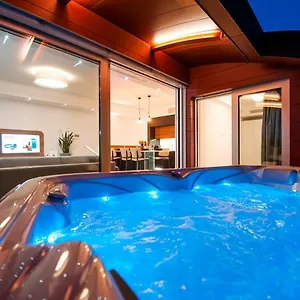 The Q Superior - A Penthouse With Jacuzzi And Sauna Apartment Rovinj